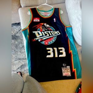 Mitchell & ness basketball jerseys sold separate
